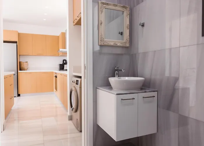 Arcadia 2 401 1 Bed * パ フォス